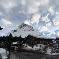 skiing-in-arlbled-01